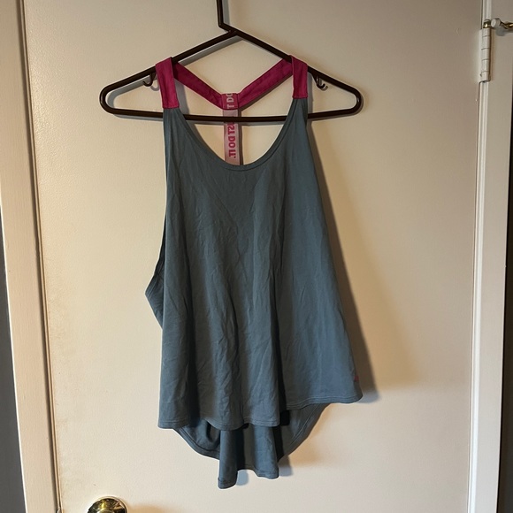 L Nike Dri-Fit Tank - Picture 1 of 2